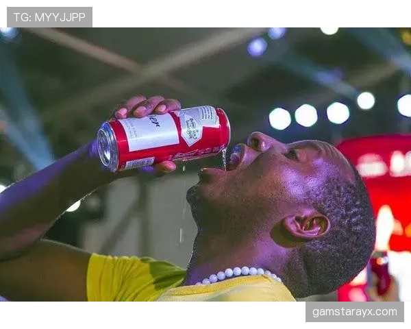 傅园慧训练完直接打车回家，师傅问她为啥不坐队里豪车，她笑说油钱够买十斤小龙虾了