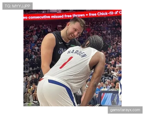 张伯伦内线篮板能力领先哈基姆显著改变球队防守体系