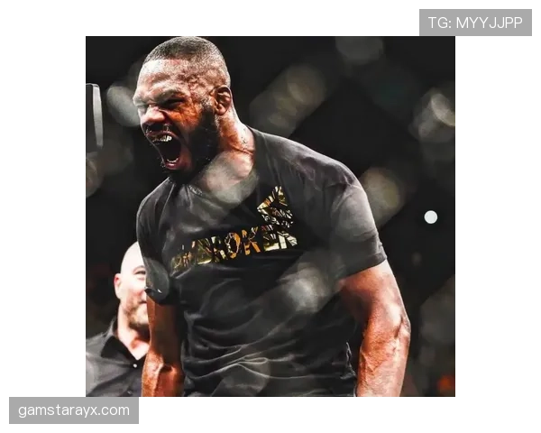 乔恩·琼斯训练完直接去吃牛排？这自律和放纵切换得太丝滑了