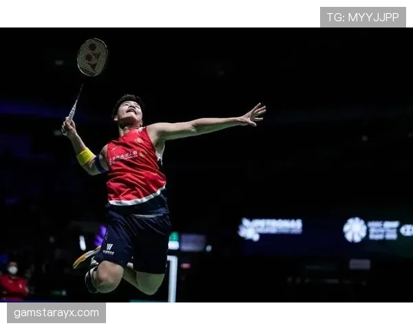 梁伟铿训练馆外的豪车比球鞋还抢眼，这日常是挂摆设吗？